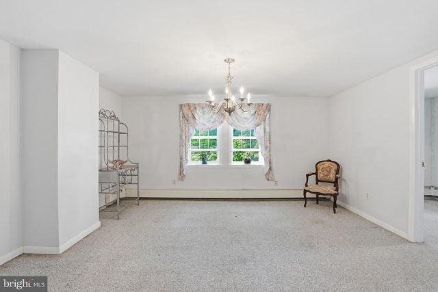 1480 PENNSYLVANIA AVE, Emmaus, PA 18049