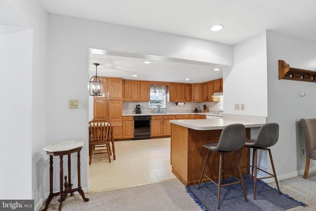 1480 PENNSYLVANIA AVE, Emmaus, PA 18049
