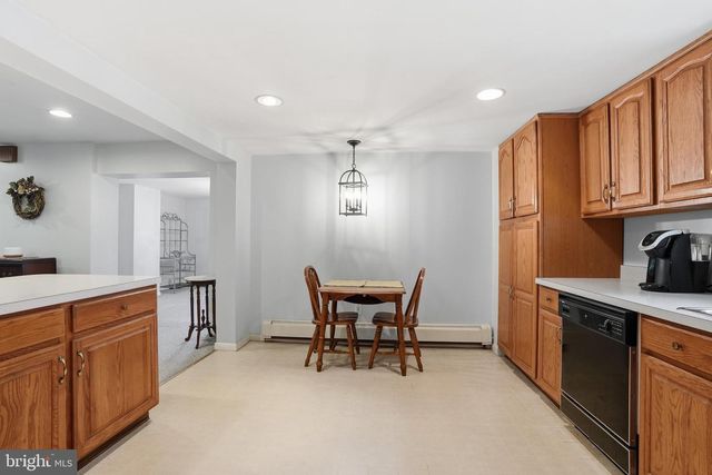 1480 PENNSYLVANIA AVE, Emmaus, PA 18049