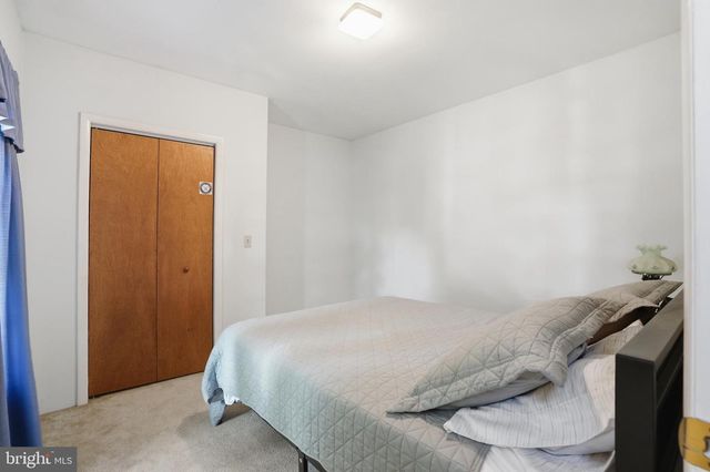 1480 PENNSYLVANIA AVE, Emmaus, PA 18049