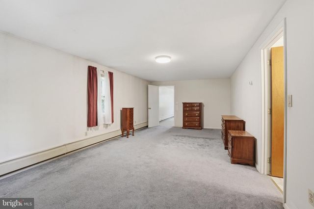 1480 PENNSYLVANIA AVE, Emmaus, PA 18049