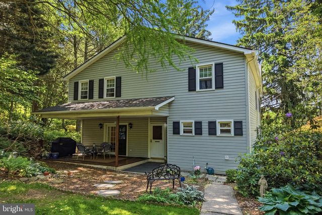 1480 PENNSYLVANIA AVE, Emmaus, PA 18049