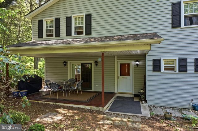 1480 PENNSYLVANIA AVE, Emmaus, PA 18049