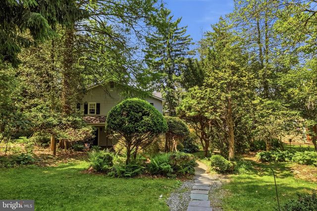 1480 PENNSYLVANIA AVE, Emmaus, PA 18049
