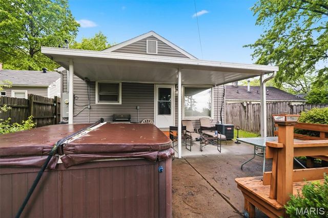 1438 Cutter Avenue, St Louis, MO 63139