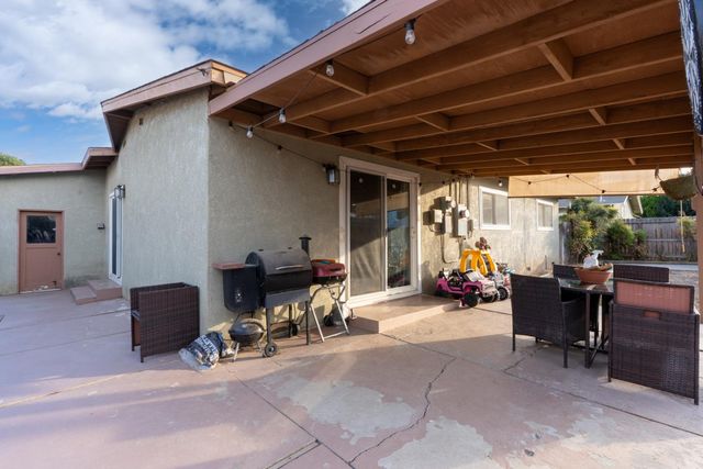 1236 Santa Cruz Way, Los Banos, CA 93635