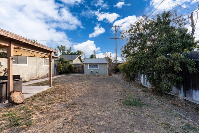 1236 Santa Cruz Way, Los Banos, CA 93635