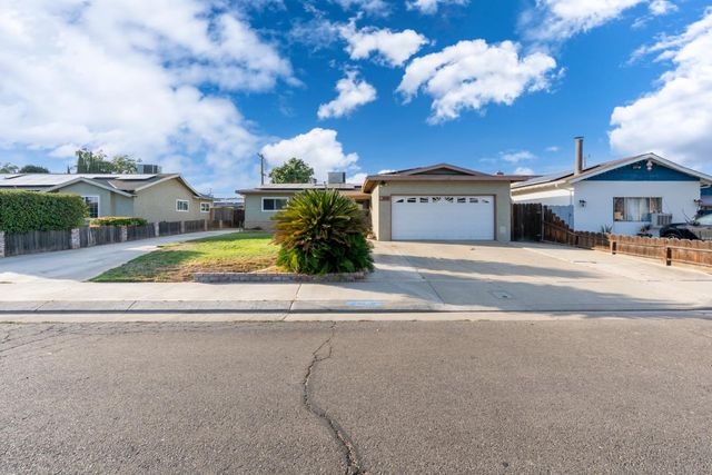 1236 Santa Cruz Way, Los Banos, CA 93635