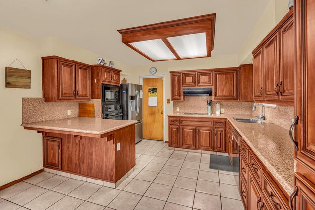 1236 Santa Cruz Way, Los Banos, CA 93635