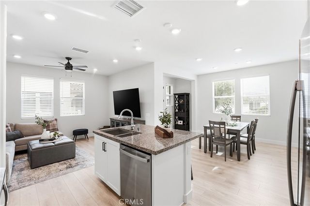 3945 Lavine Way 101, Corona, CA 92883