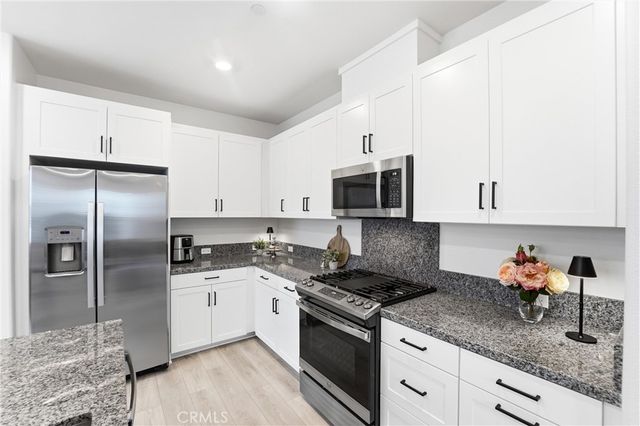 3945 Lavine Way 101, Corona, CA 92883