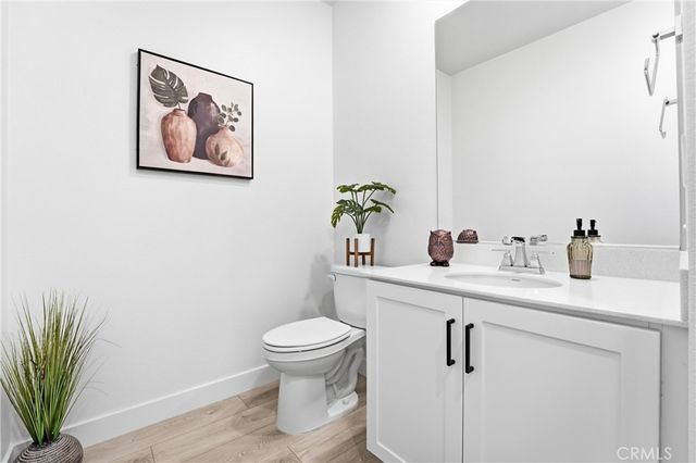 3945 Lavine Way 101, Corona, CA 92883