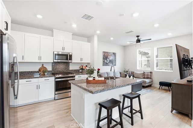 3945 Lavine Way 101, Corona, CA 92883