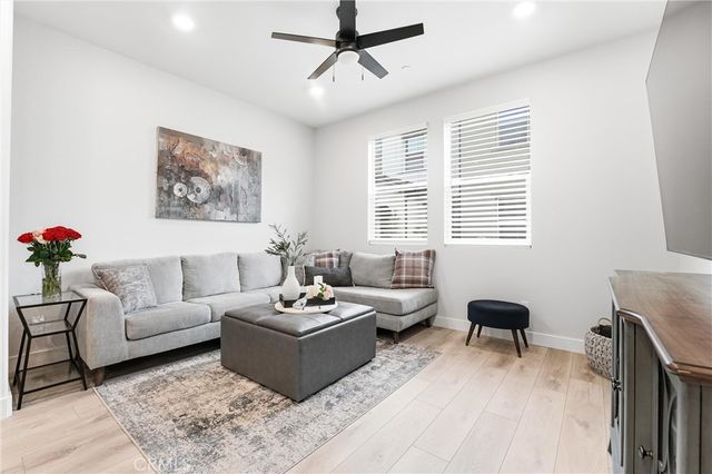 3945 Lavine Way 101, Corona, CA 92883