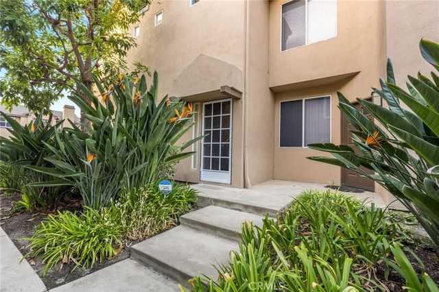 1136 S Country Glen Way, Anaheim Hills, CA 92808