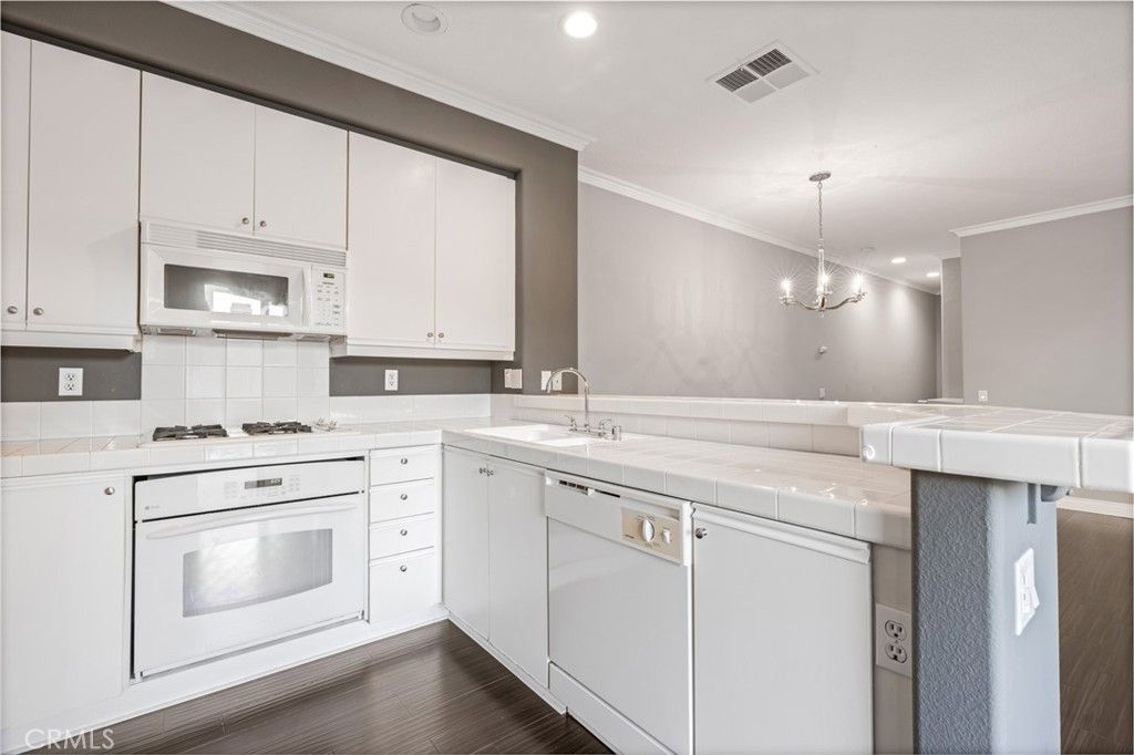 1136 S Country Glen Way, Anaheim Hills, CA 92808 — photo 5