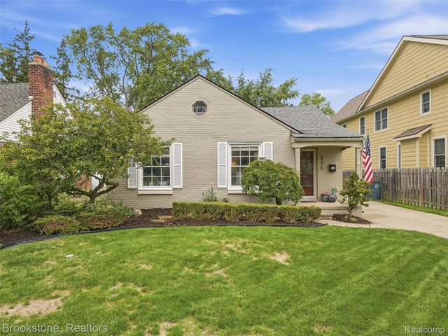 2275 Dorchester Road, Birmingham, MI 48009