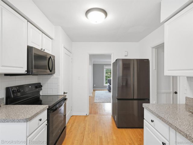 2275 Dorchester Road, Birmingham, MI 48009