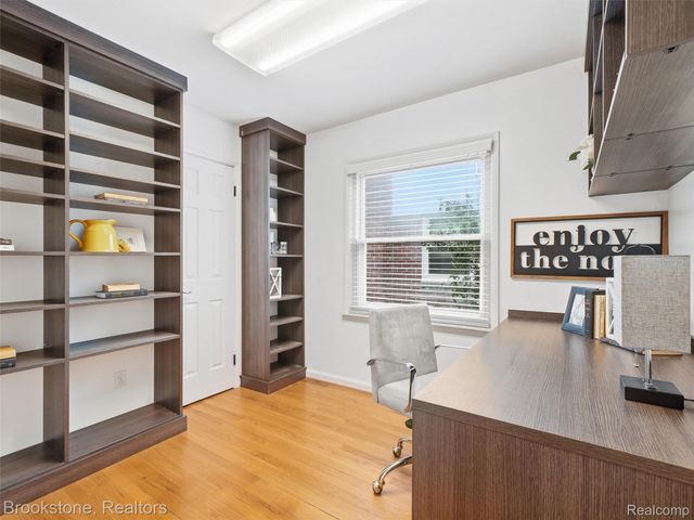 2275 Dorchester Road, Birmingham, MI 48009