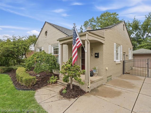 2275 Dorchester Road, Birmingham, MI 48009