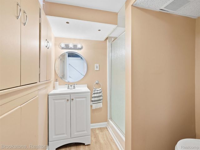 2275 Dorchester Road, Birmingham, MI 48009