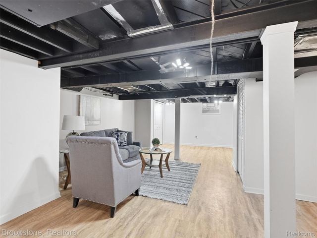 2275 Dorchester Road, Birmingham, MI 48009