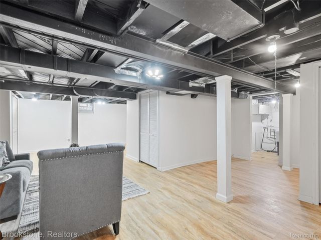 2275 Dorchester Road, Birmingham, MI 48009