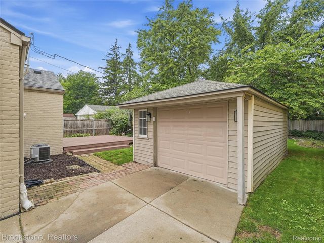 2275 Dorchester Road, Birmingham, MI 48009