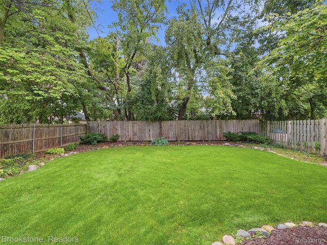 2275 Dorchester Road, Birmingham, MI 48009