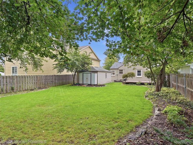 2275 Dorchester Road, Birmingham, MI 48009