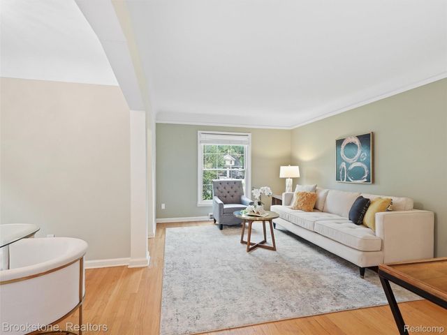 2275 Dorchester Road, Birmingham, MI 48009