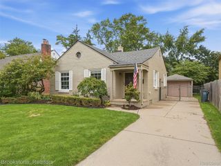 2275 Dorchester Road, Birmingham, MI 48009