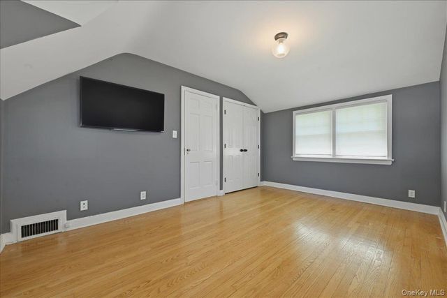 214 Nassau Avenue, Munsey Park, NY 11030