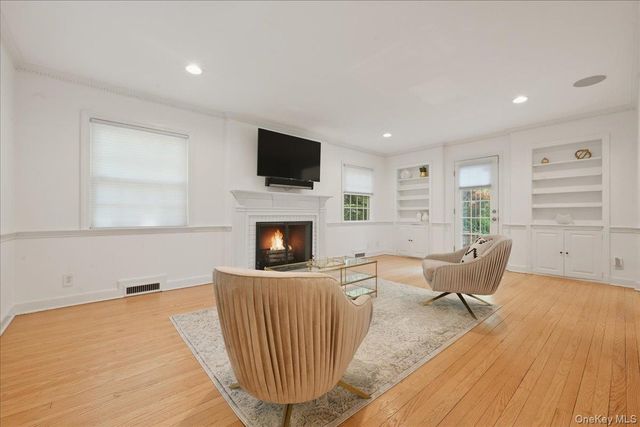 214 Nassau Avenue, Munsey Park, NY 11030