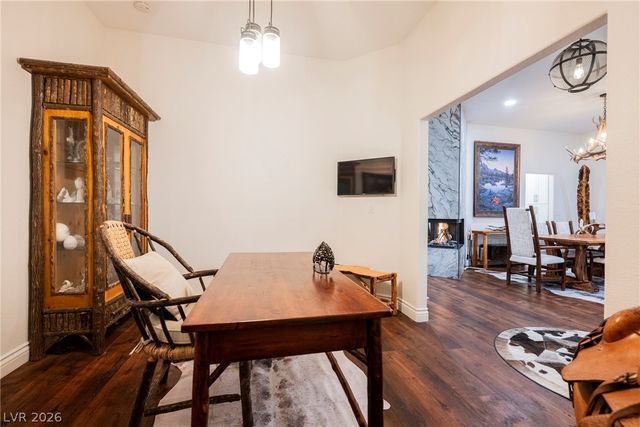 1613 Hidden Spring Drive, Las Vegas, NV 89117