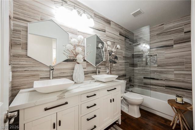 1613 Hidden Spring Drive, Las Vegas, NV 89117