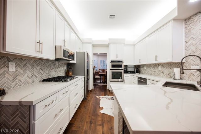 1613 Hidden Spring Drive, Las Vegas, NV 89117