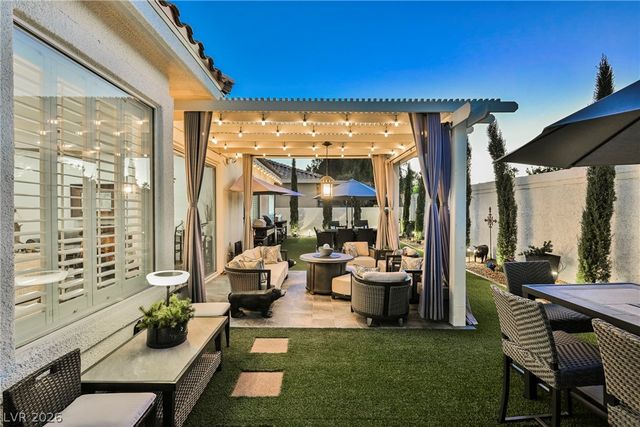 1613 Hidden Spring Drive, Las Vegas, NV 89117