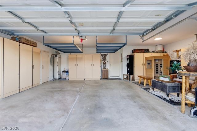 1613 Hidden Spring Drive, Las Vegas, NV 89117