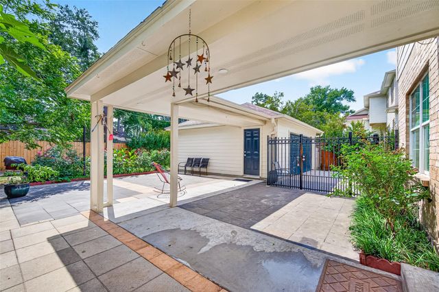 18015 Bambridge Drive, Houston, TX 77090