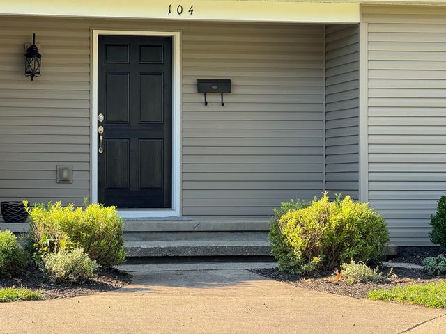 104 Greenview Drive, Lawrenceburg, KY 40342