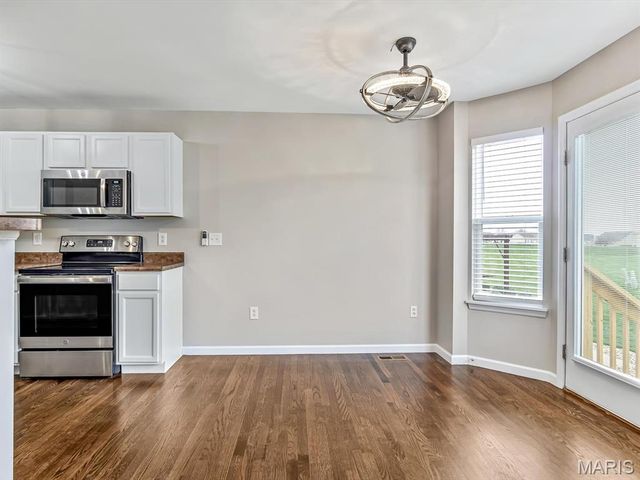 863 Harbor Woods Drive, Fairview Heights, IL 62208