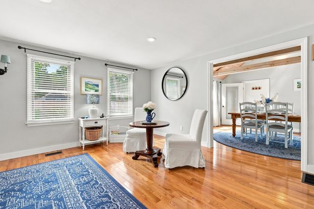 134 School St, Barnstable, MA 02635