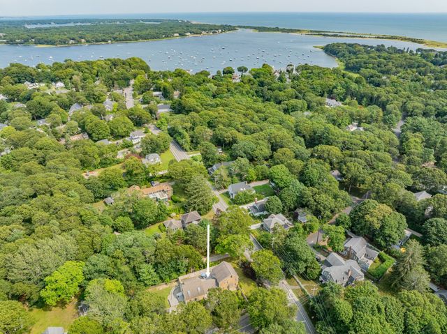 134 School St, Barnstable, MA 02635