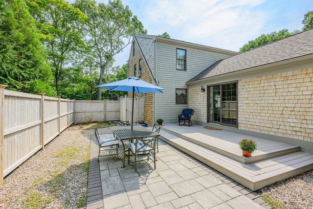 134 School St, Barnstable, MA 02635