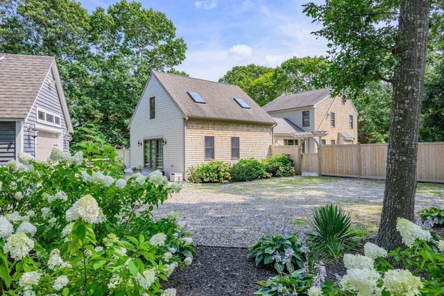 134 School St, Barnstable, MA 02635