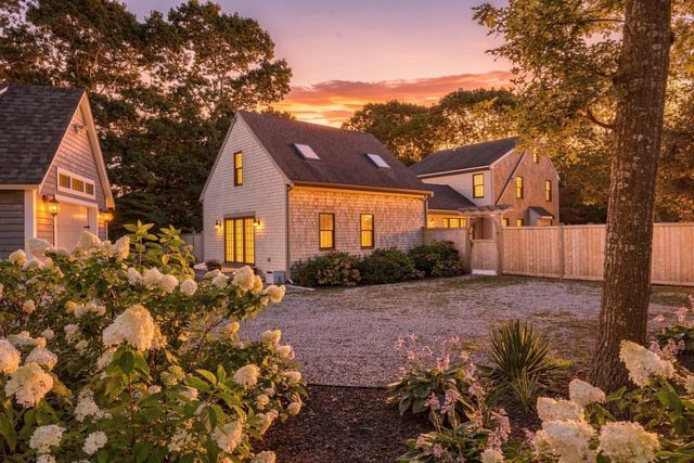 134 School St, Barnstable, MA 02635