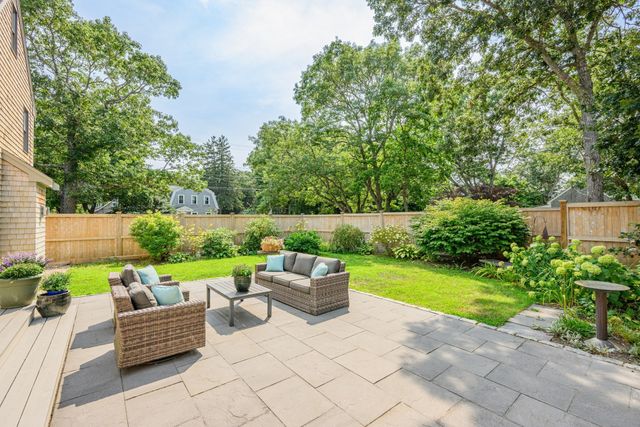 134 School St, Barnstable, MA 02635