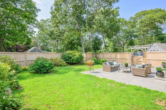 134 School St, Barnstable, MA 02635