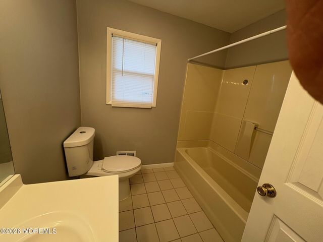 134 Red Bank Avenue, Bayville, NJ 08721